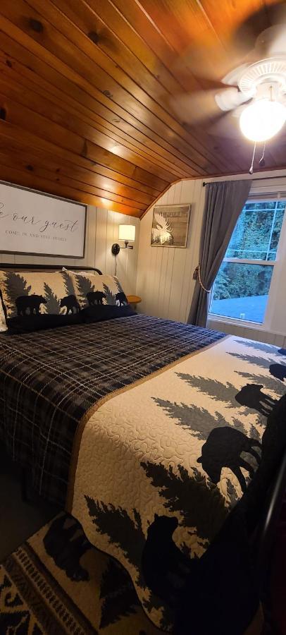 Riverside Retreat 호텔 헨더슨빌 외부 사진
